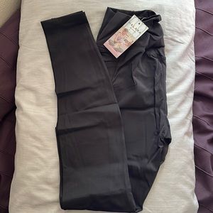 Halara cloudful leggings size L